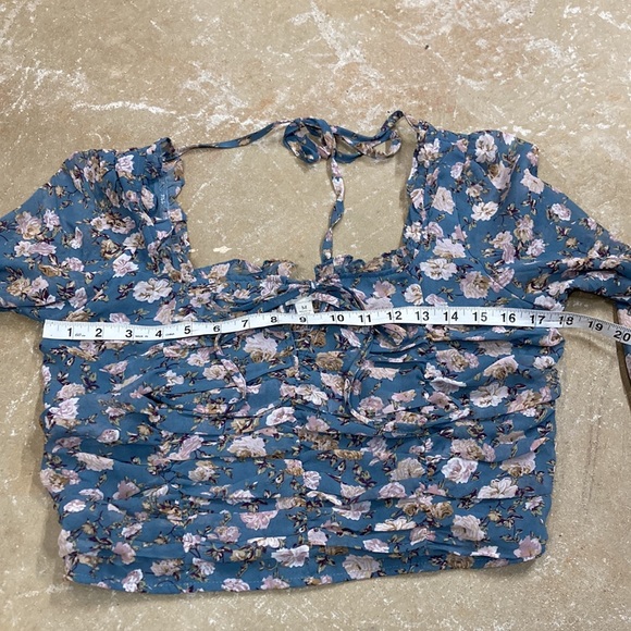 She + Sky size M Floral Blue Pink Crop Top Long Sheer Sleeve Smocked - Picture 6 of 8